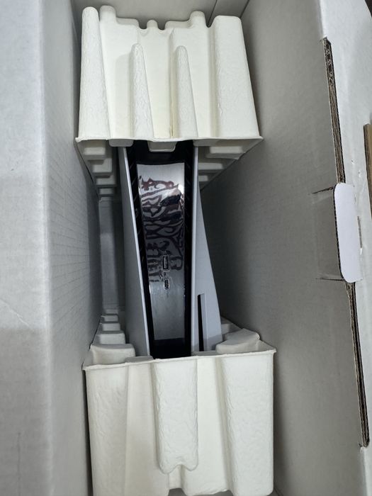 Продам Playstation 5 срочно