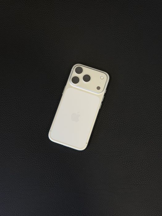 iPhone 17 PRO - 8 цикъла