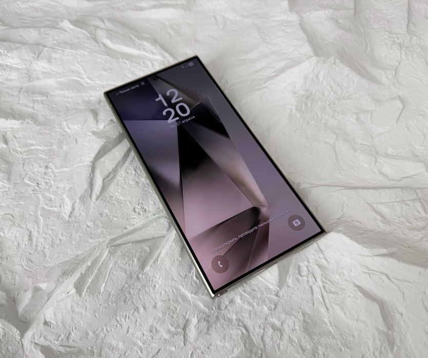 Продам в идеале телефон Samsung S24 Ultra 512Gb