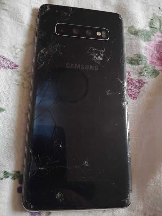 Vând telefoane pentru piese