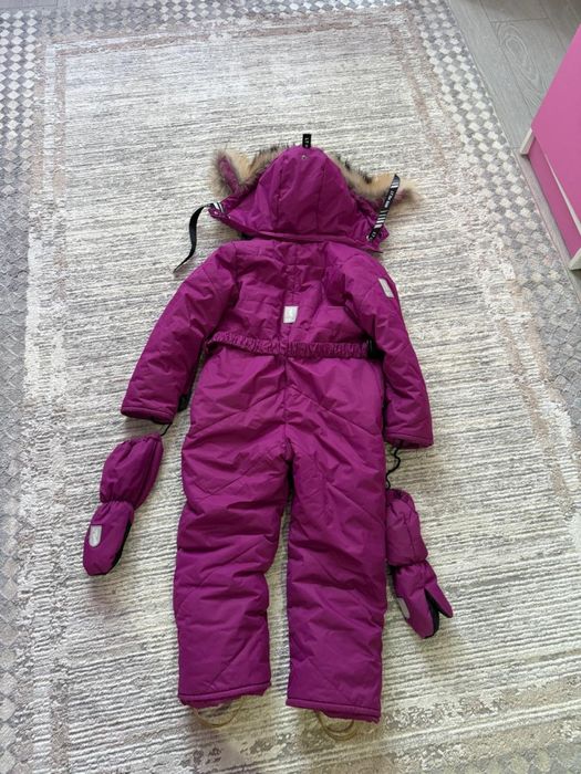 Продам комбинезон для девочки