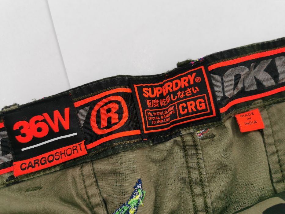 Pantaloni Superdry cargo short gen camuflaj 36