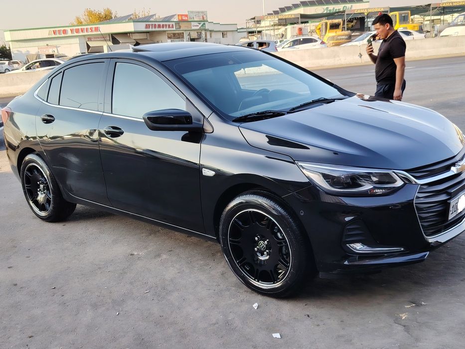 Onix premier sotiladi