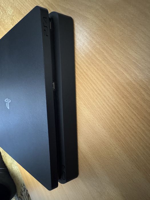 Ps 4 Slim 500GB + un joc Gta 5 Stare perfecta controler perfect cu toste cablurile