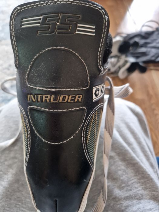 Продам коньки для хоккея