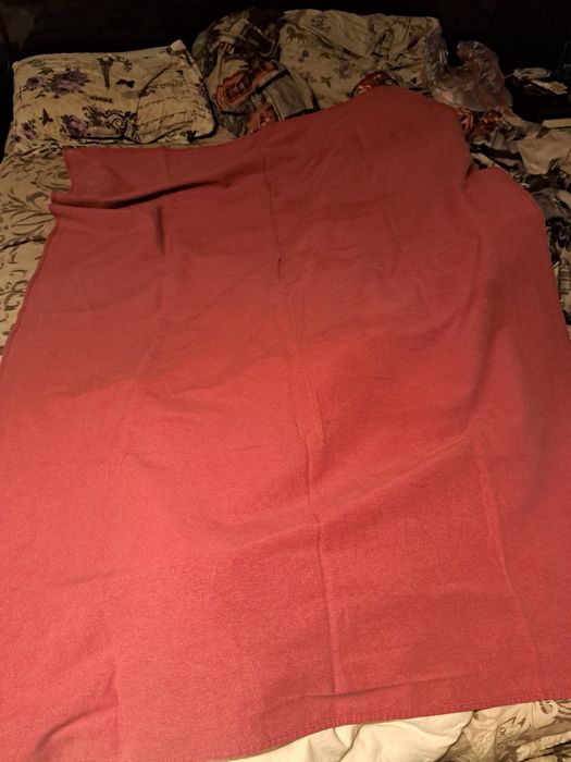 червени покривки за ресторант и т шлайфери