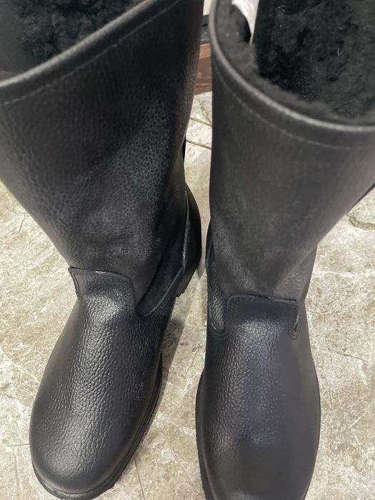 Продам унты новые