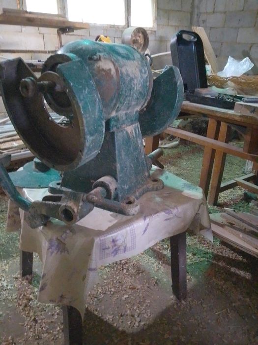 Polizor dublu trifazic