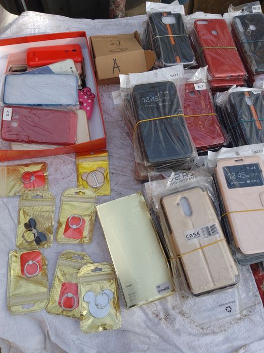 Huse telefoane la 50 bani