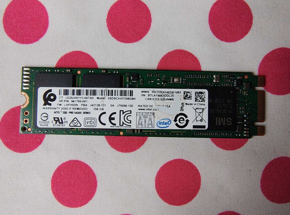 SSD Intel SSDSCKKF256G 256GB SATA M.2 2280.
