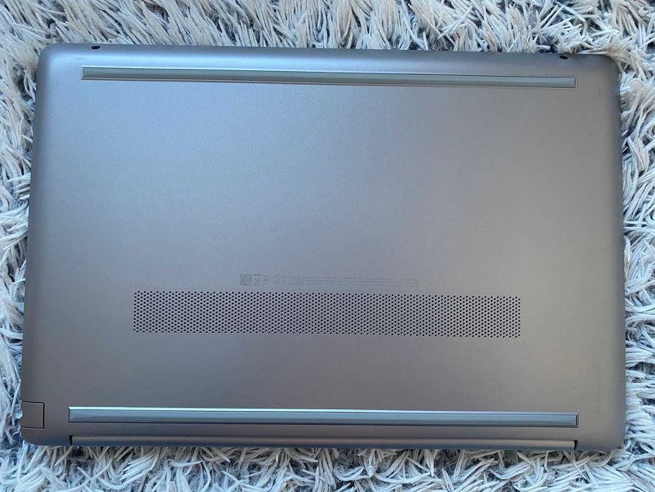 Лаптоп HP 250 G8 i5-1035G1, 15,6", Full HD, 8GB/512GB, Silver