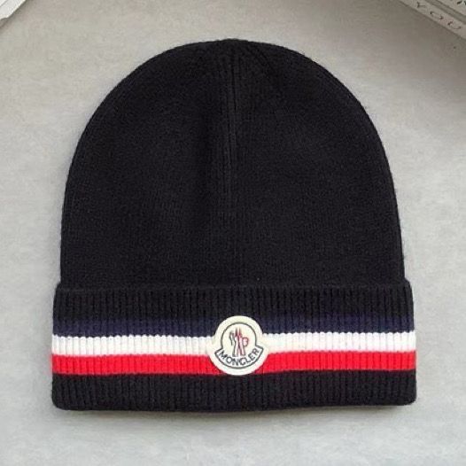 Зимния шапка Monclear