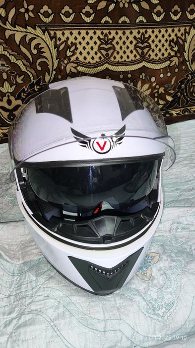 Продам почти новый МОТОЦИКЛЕТНЫЙ ШЛЕМ!