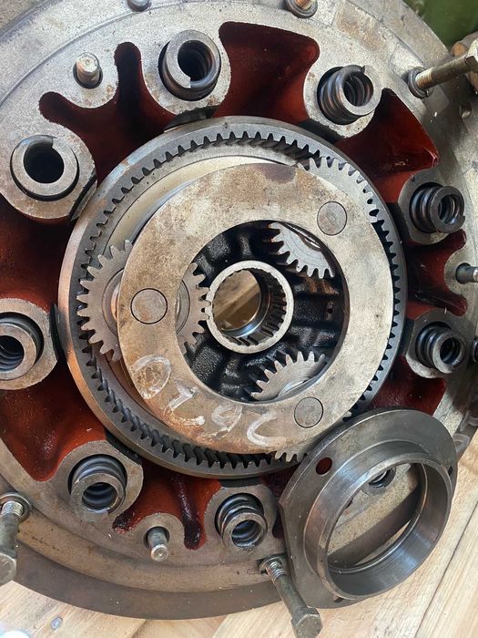 pinioane carcasa sateliti Massey Ferguson 2680 , 2640 , 3650