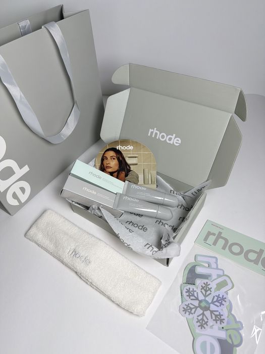 Rhode Peptide Lip Boost - оригинална пептидна маска за устни / Lip Plumper за хидратация, изглаждане и по-плътен, обемен вид, Unscented и Sugarmint