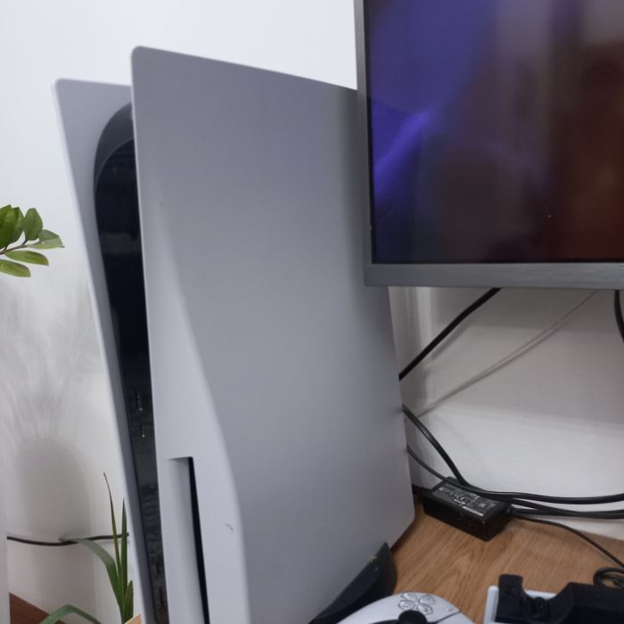 PS5 в хорошем состоянии