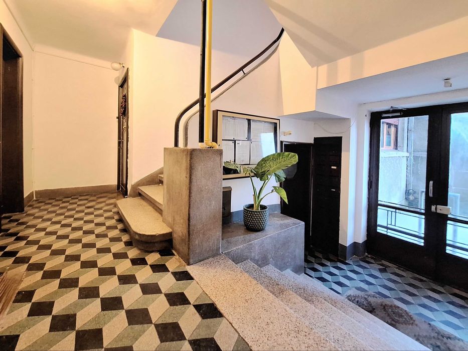 Apartament Romana, Caderea Bastiliei