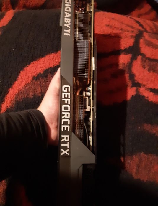 se vinde RTX 3080 TI