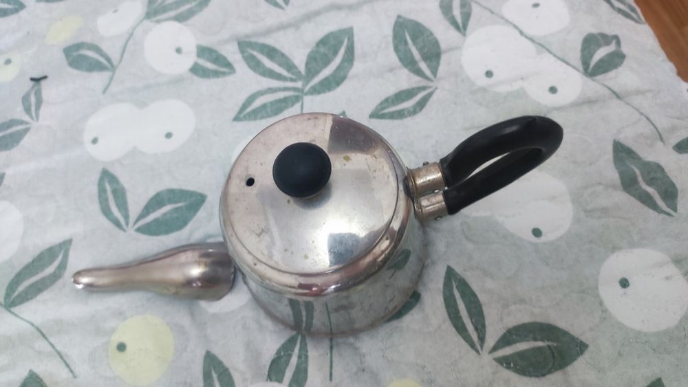 Чайник из мельхиора.