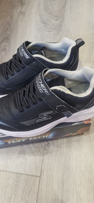 Маратонки Skechers водоустойчиви