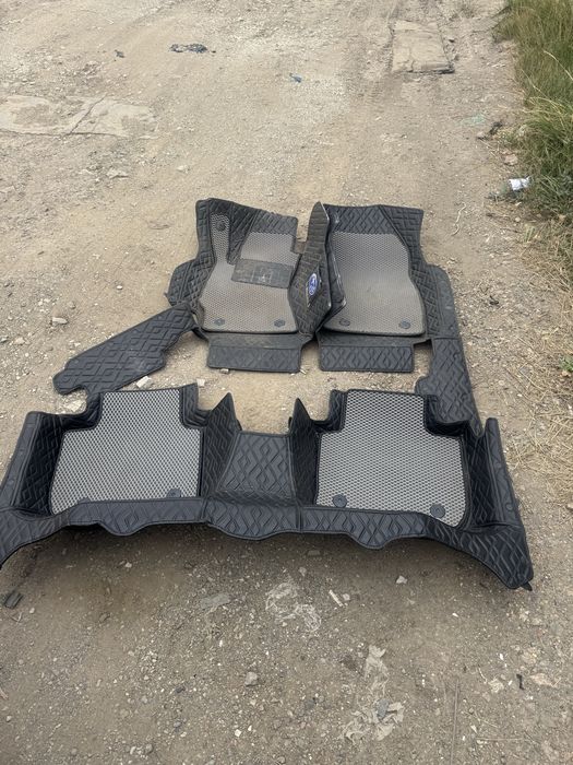 Продам 5D коврики б/у на Субару Outbak