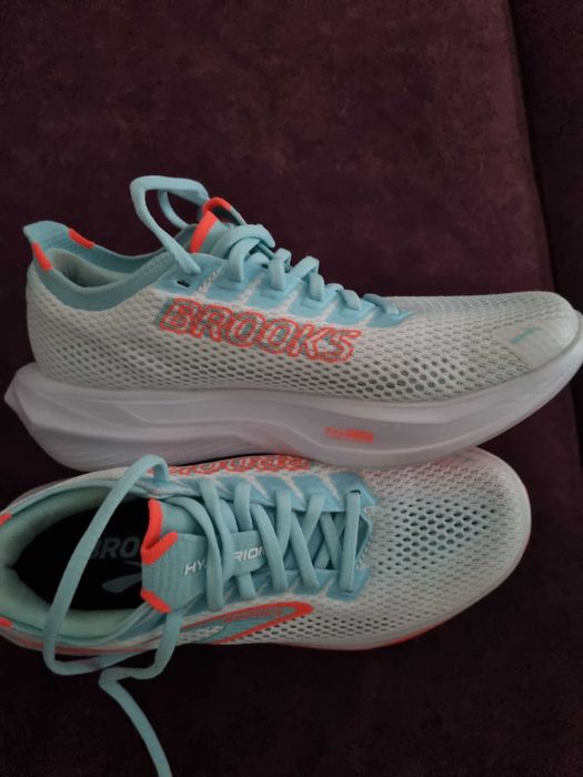 Маратонки Brooks номер 38, стелка 24 см.