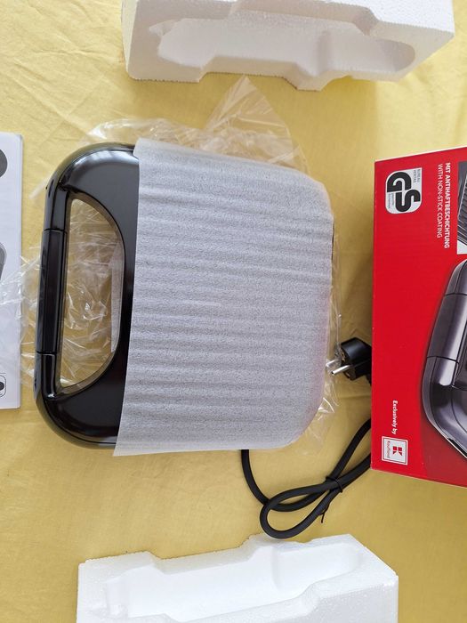 Gratar GRILL electric, putere 750 W, strat anti aderent