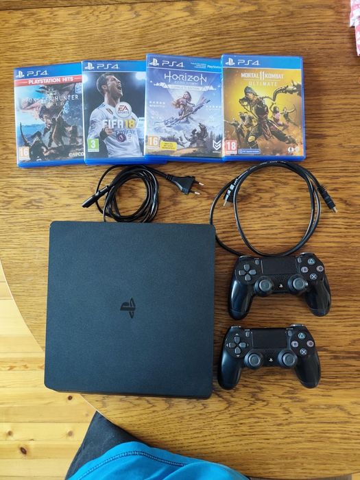 Playstation 4 с 4 игри