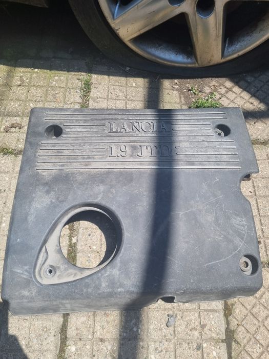 Капак за двигател за Ланчия либра