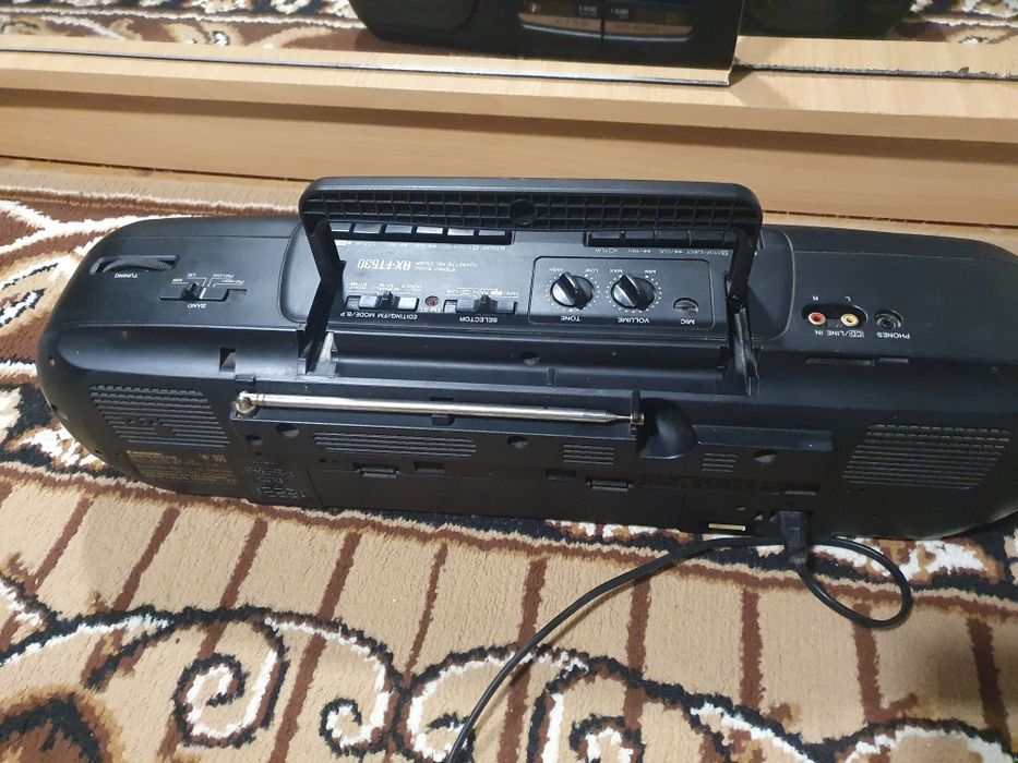 Radio casetofon  stereo panasonic  in stare exelenta pe caseta si radi