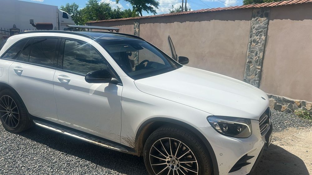 MERCEDES-BENZ GLC 2019