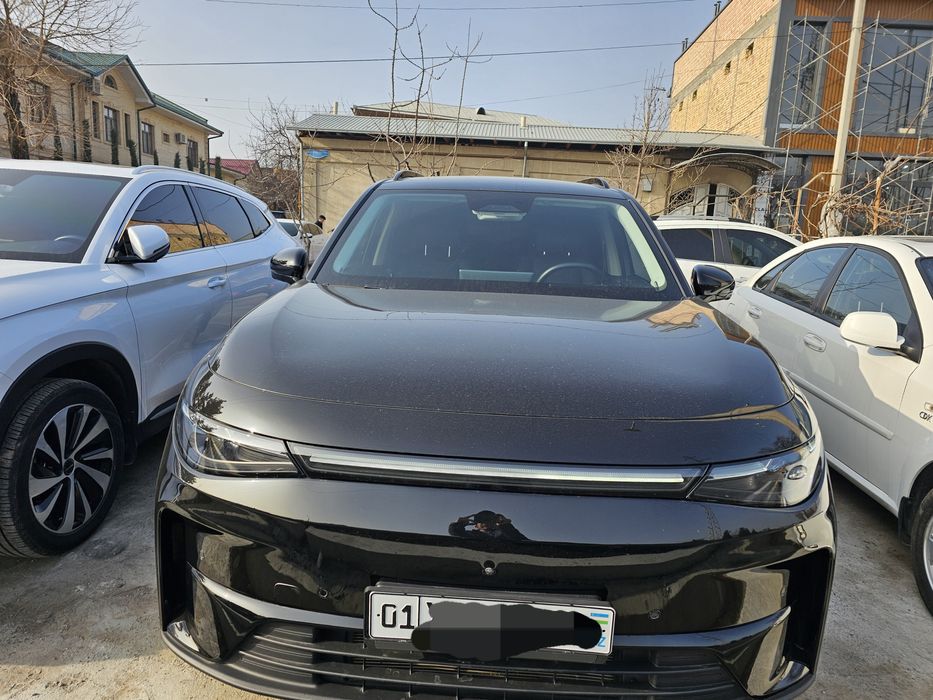 LEAPMOTOR c16..2dop opsiya. Yili 2024. Yurgani 30000. Narxi 27900