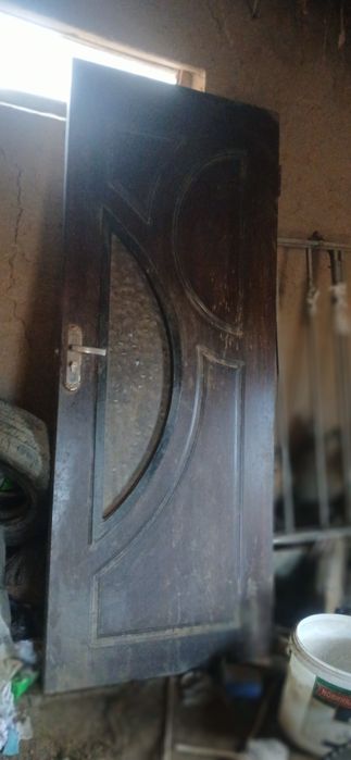 Shkaf va eshik sotiladi