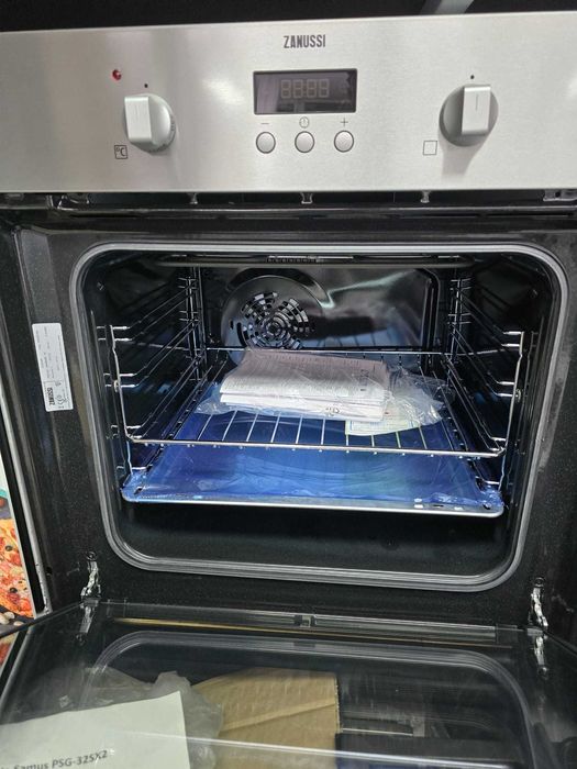 Oferta luna Decembrie  Cuptor  NOU resigilat Zanussi ZOB442X-Inox