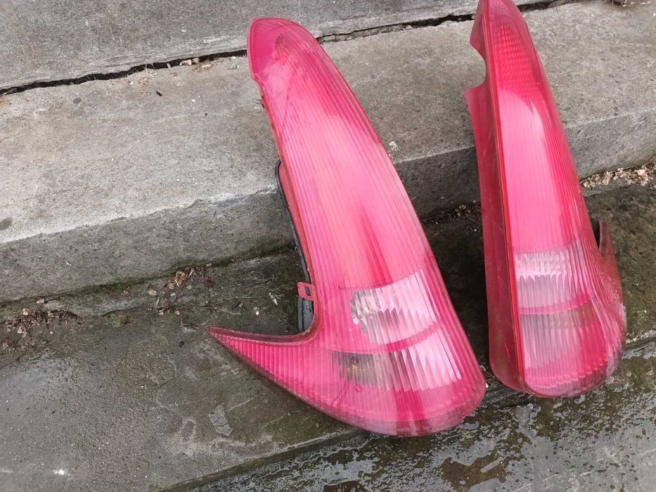 ляв и десен стоп за пежо 206 комби PEUGEOT 206