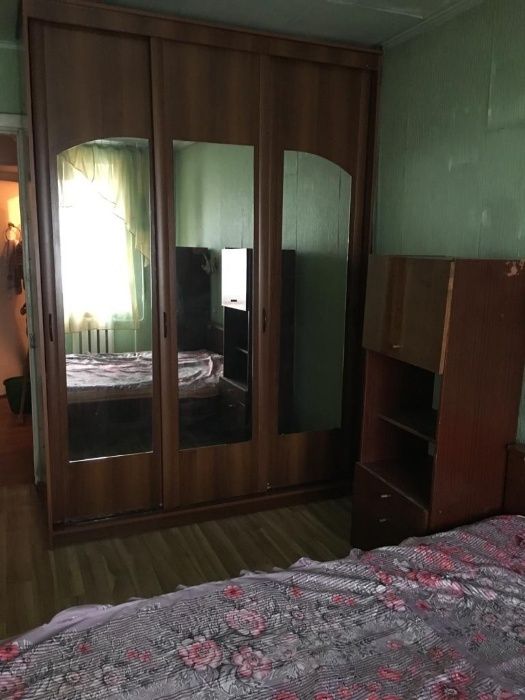 Продам 4- х  комнатную квартиру.