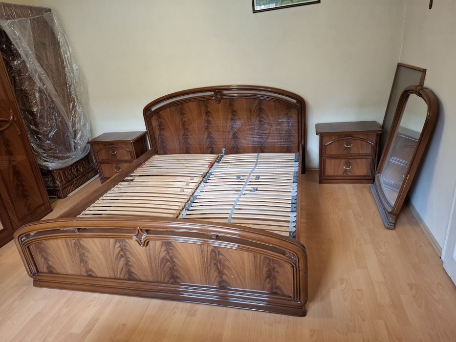 Vând dormitor  în stare foarte bună.