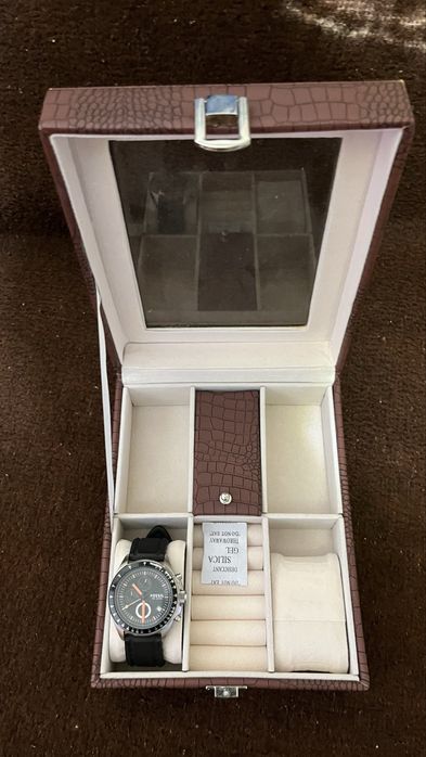 Box si ciasul fossil