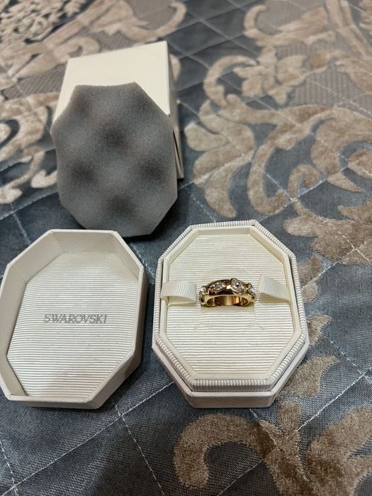 Продам кольцо от Swarovski