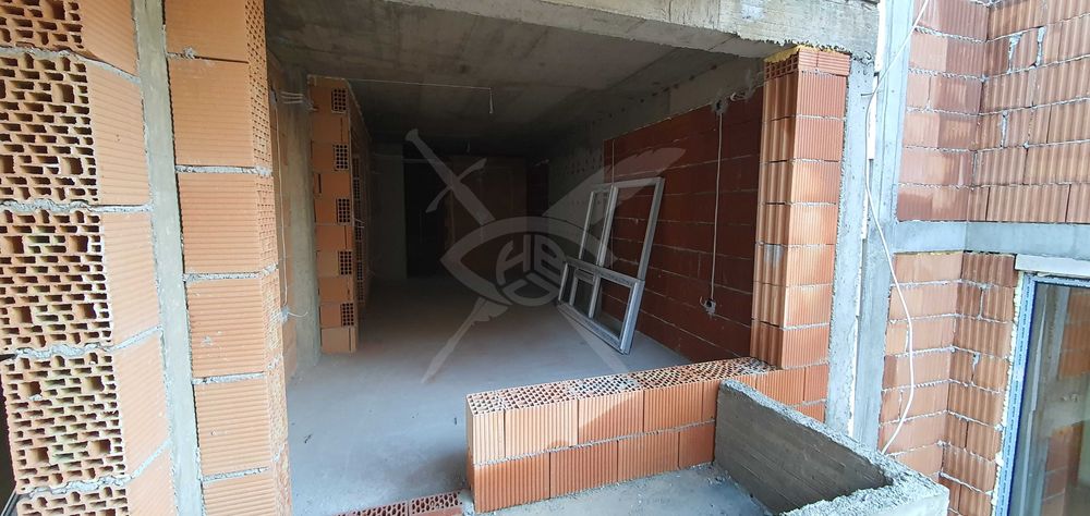 Продава се Двустаен апартамент в Пловдив, Христо Смирненски - 75 кв.м за 1230 €/кв.м - Снимка #1