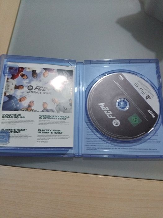 Vând fifa ea fc 24