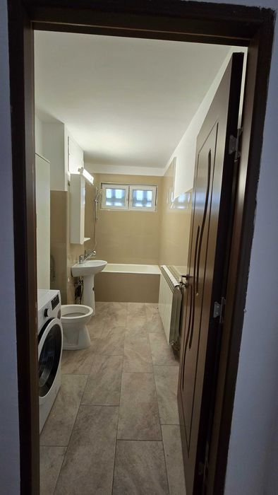 Apartament Semifinisat cu Trei Camere și Balcon, 70m2, Mănăştur, Cluj