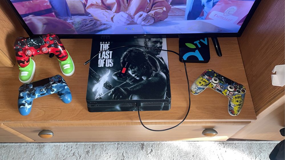 Ps4 slim 1000 gb прошитая два джостика игры в комплекте