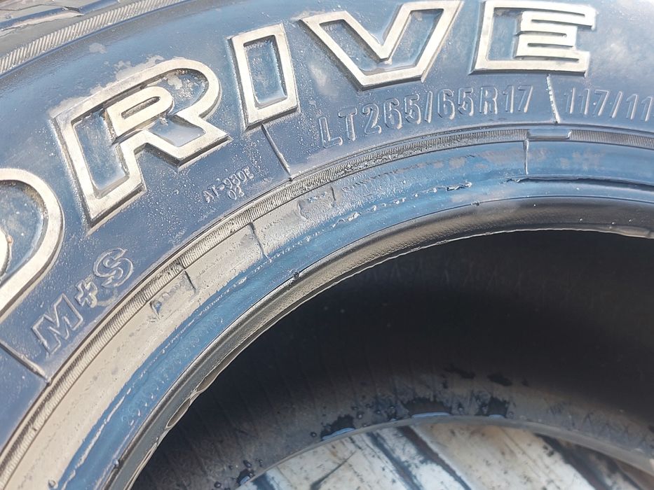 Продаётся  бу покрышка на пикап