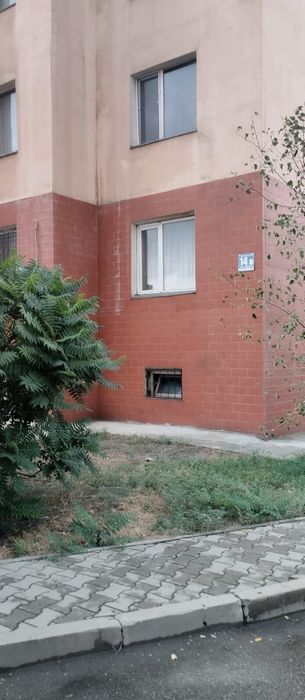 Продам коммерческое помещение в микрорайоне Каратал
