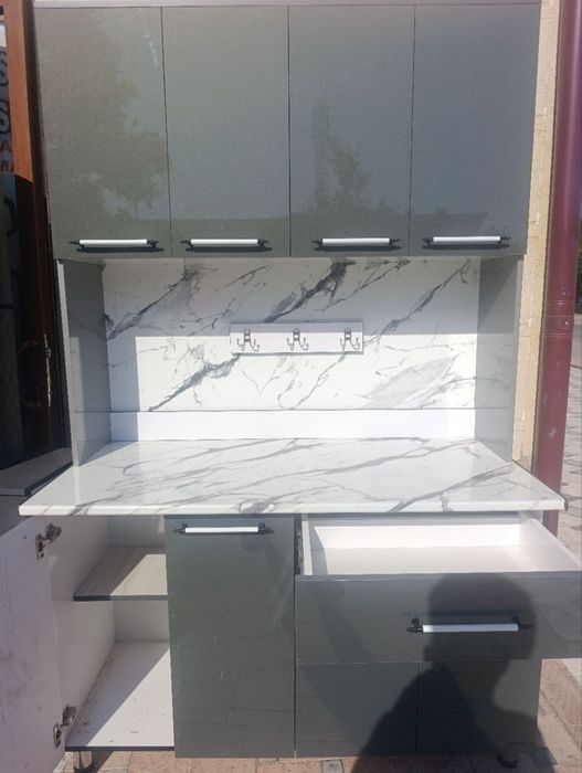 Kuxni mebel sotiladi  ustanofka bepul