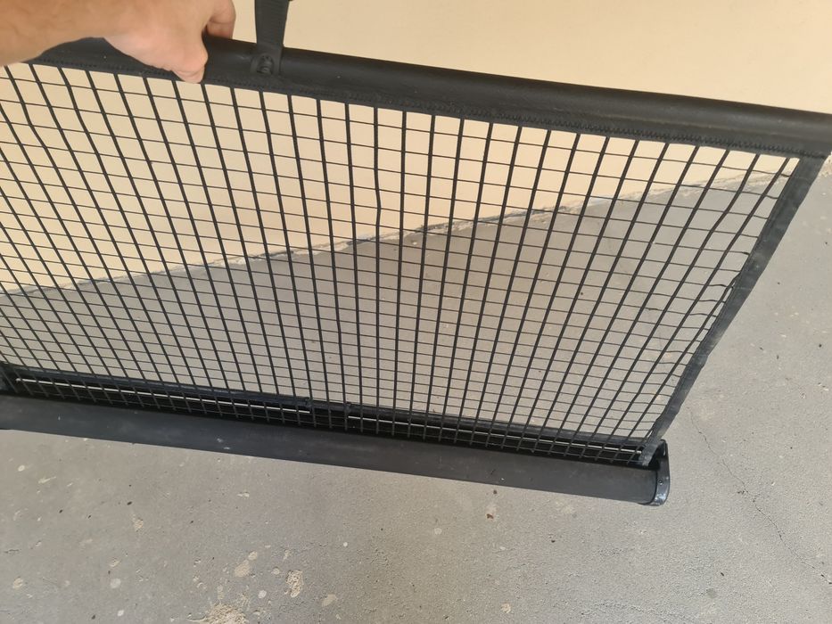 Plasa separatoare portbagaj tip rulou