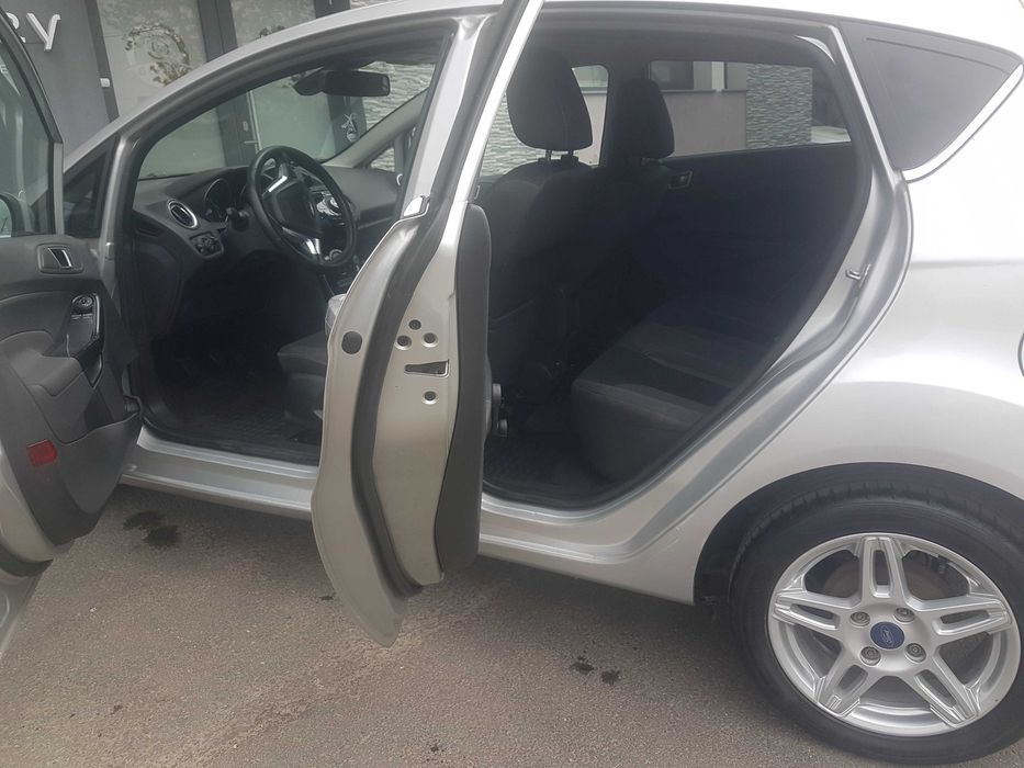 FORD Fiesta 2015 — imagine 2