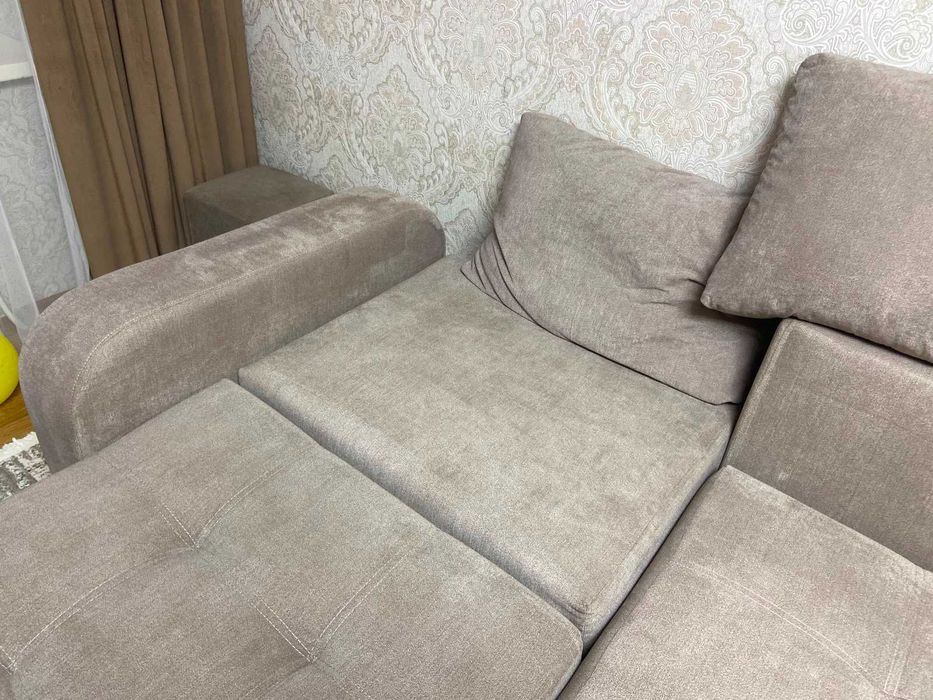 Диван для гостины