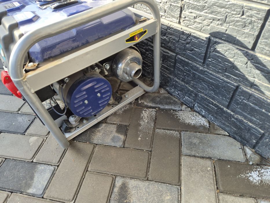 Бензиновый генератор Макита